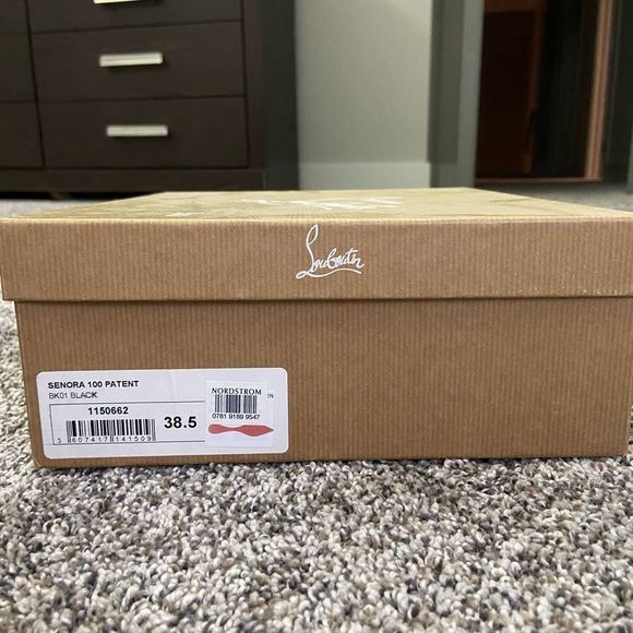 Christian Louboutin 38.5 Senora 100 Patent. - Picture 6 of 8